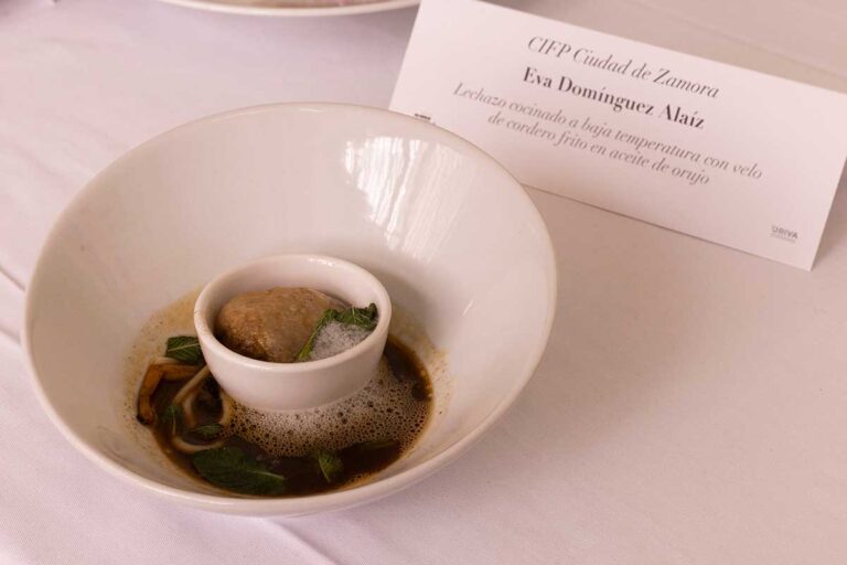 CIFP Ciudad de Zamora, Eva Domínguez Alalá, Lechazo cocinado a baja temperatura con velo de cordero frito en aceite de orujo