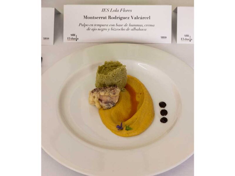 IES Lola Flores, Montserrat Rodríguez Valcárcel, Pulpo en tempura con base de hummus, crema de ajo negro y bizcocho de albahaca