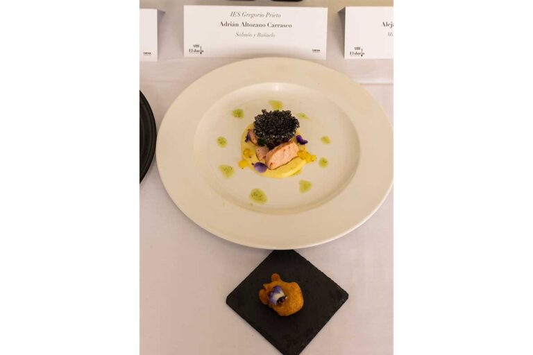 IES Gregorio Prieto, Adrián Altozano Carrasco, Salmón y Buñuelo