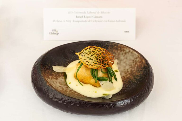 Merluza en Orly Acompañada de Vichysoise con Vaina Salteada, Israel López Cámara, IES Universidad laboral de Albacete