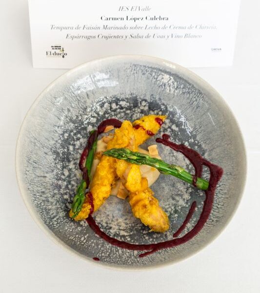 Tempura de Faisán Marinado sobre Lecho de Crema de Chirivía, Espárragos Crujientes y Salsa de Uvas y Vino Blanco Tempura de Faisán Marinado sobre Lecho de Crema de Chirivía, Espárragos Crujientes y Salsa de Uvas y Vino Blanco, Carmen López Culebra, IES El Valle